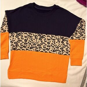 Size large Amazon sweatshirt has never been worn, but no tags